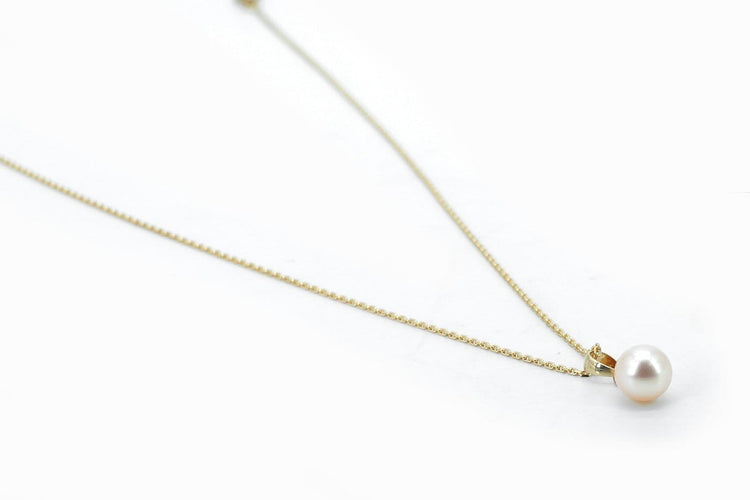 Pendentif Pendentif en or jaune 18 carats et perle d'eau douce 58 Facettes Pendentif 149-3