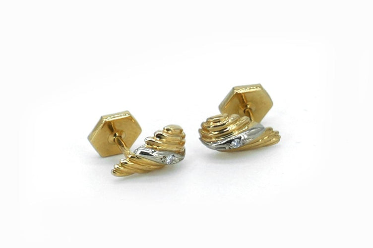 Boucles d'oreilles Puces d’oreilles gouttes godronnées en or jaune 18 carats et diamants 58 Facettes Puces d'oreilles 149/7