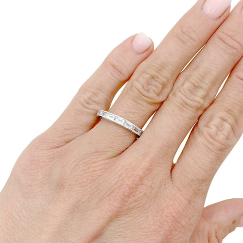 Bague 51 Bague Van Cleef & Arpels, alliance "Romance", platine et diamants baguettes. 58 Facettes 35590