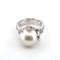 Bague 52 Bague en or blanc 18 ct avec perle naturelle et diamants 58 Facettes 382 C OC