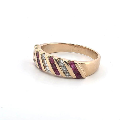 Bague 60 Bague en or jaune 18 ct avec rubis et diamants 58 Facettes 223/263 H SHD