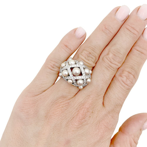 Bague 51 Bague CHANEL, "Baroque", or blanc, diamants. 58 Facettes 35626