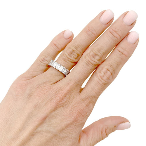 Bague 50 Bague alliance tour complet en or blanc, diamants taille émeraude. 58 Facettes 35555