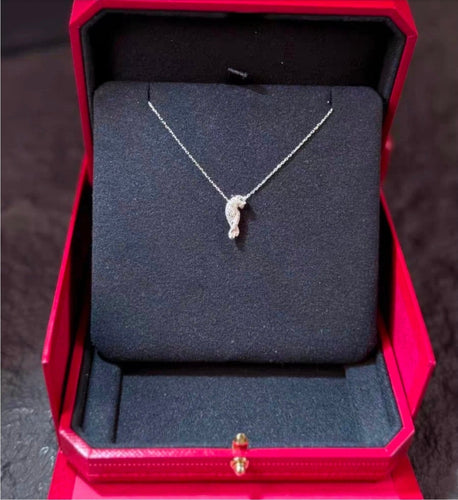 Collier Cartier Panthère - Collier en or blanc 18K, diamants et émeraudes 58 Facettes Jnci10
