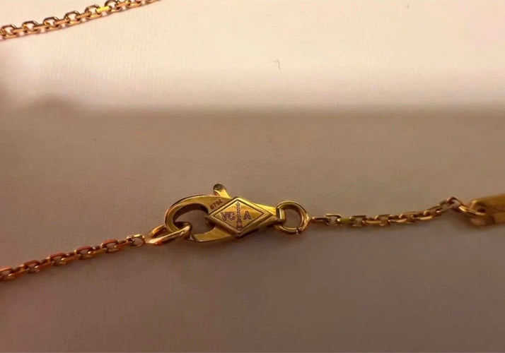 Collier Van Cleef & Arpels Sweet Alhambra - Collier en or rose et cornaline 58 Facettes Jnci11