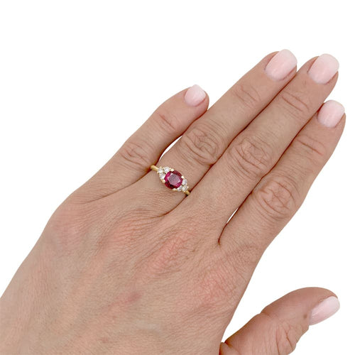 Bague 50 Bague or jaune, rubis et diamants. 58 Facettes 35599