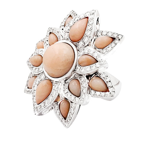 Bague 52 Bague fleur, or blanc, diamants et corail peau d'ange. 58 Facettes 35535