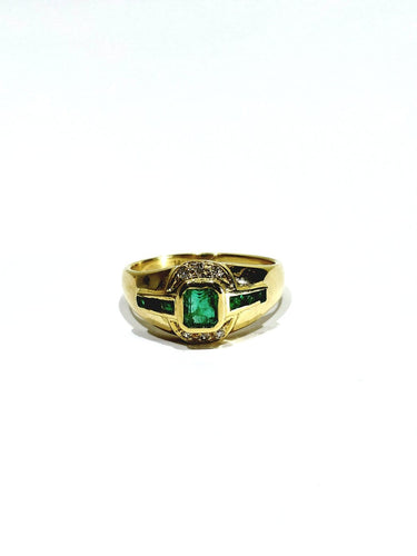 Bague 54 Bague en or jaune 18 carats avec diamants et émeraudes 58 Facettes id: 1752351