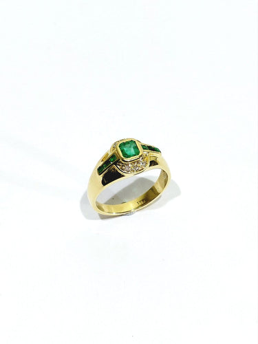 Bague 54 Bague en or jaune 18 carats avec diamants et émeraudes 58 Facettes id: 1752351