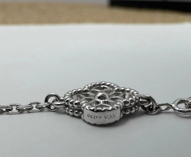 Bracelet Van Cleef & Arpels Sweet Alhambra - Bracelet 6 motifs en or blanc et diamants 58 Facettes Jnci14