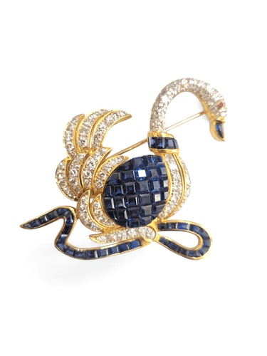 Broche Broche cygne en or jaune 18 carats, diamants et saphirs 58 Facettes broche-0032