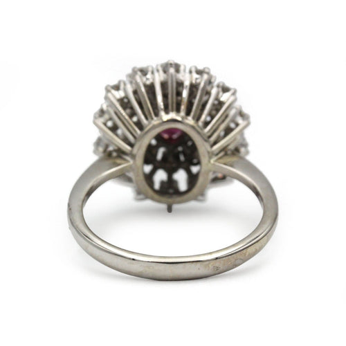 Bague 53 Bague rétro en or blanc 750 avec diamants et rubis 58 Facettes 1384