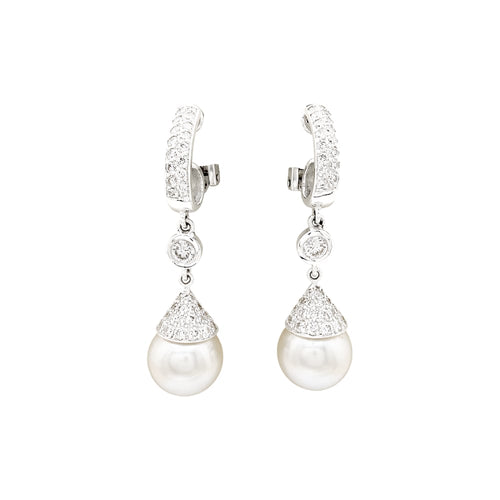 Boucles d'oreilles Boucles d'oreilles pendantes or blanc, diamants et perles. 58 Facettes 35595