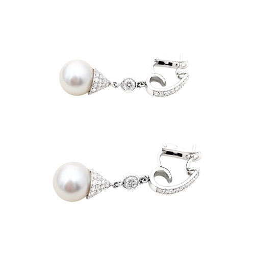 Boucles d'oreilles Boucles d'oreilles pendantes or blanc, diamants et perles. 58 Facettes 35595