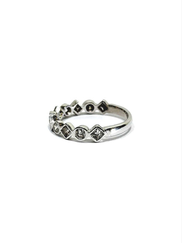 Bague 52 Alliance demi-tour en or blanc 18 carats et diamants 58 Facettes id: 1753513