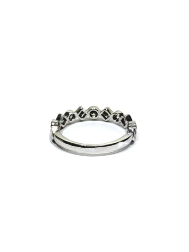 Bague 52 Alliance demi-tour en or blanc 18 carats et diamants 58 Facettes id: 1753513