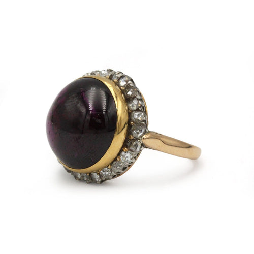 Bague 51 Bague en or jaune 750 avec diamants taille ancienne et grenat cabochon 58 Facettes 1366