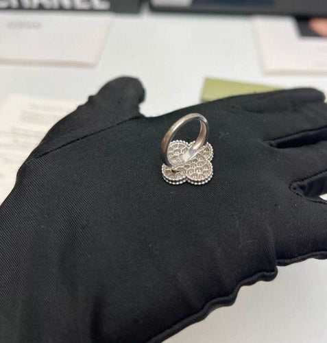 Bague 50 Van Cleef & Arpels Magic Alhambra - Bague en or et diamants 58 Facettes Jnci21