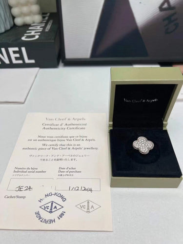 Bague 50 Van Cleef & Arpels Magic Alhambra - Bague en or et diamants 58 Facettes Jnci21