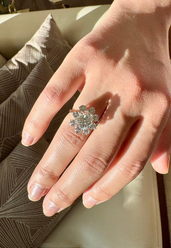 Bague 51 Bague marguerite en or blanc 750, platine et diamants taille ancienne 58 Facettes 1369