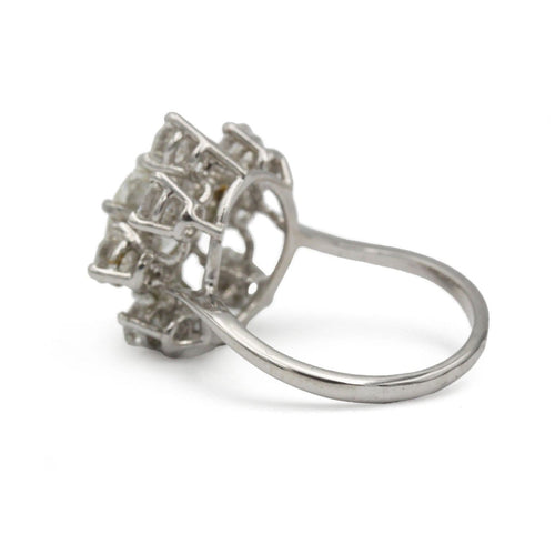 Bague 51 Bague marguerite en or blanc 750, platine et diamants taille ancienne 58 Facettes 1369