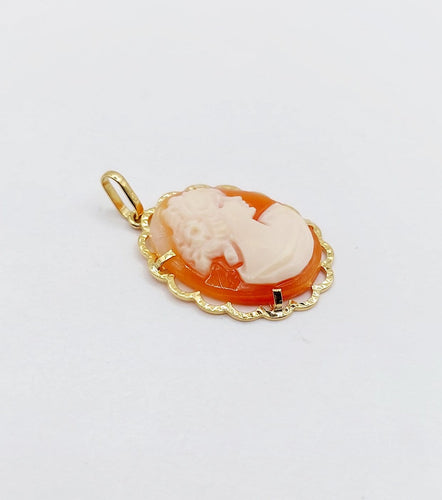 Pendentif Pendentif camée sur coquillage en or jaune 18k 58 Facettes A07079