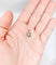 Pendentif Pendentif marguerite Art déco en or blanc 18k et diamants 58 Facettes A07088