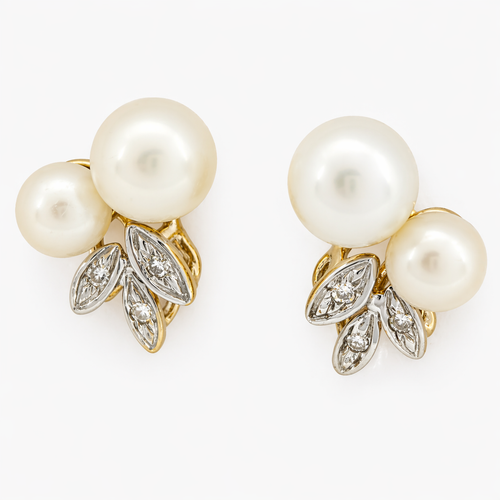 Boucles d'oreilles Boucles d’oreilles en or jaune et or blanc 18 carats, perles et diamants 58 Facettes 36550