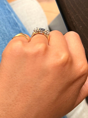 Bague 52 Bague jarretière en or rose 18 carats, platine, saphir et diamants 58 Facettes sc