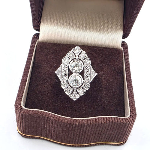 Bague 53 Bague en or blanc 18 ct avec diamants taille Old Mine 58 Facettes 102/26 D 110/26