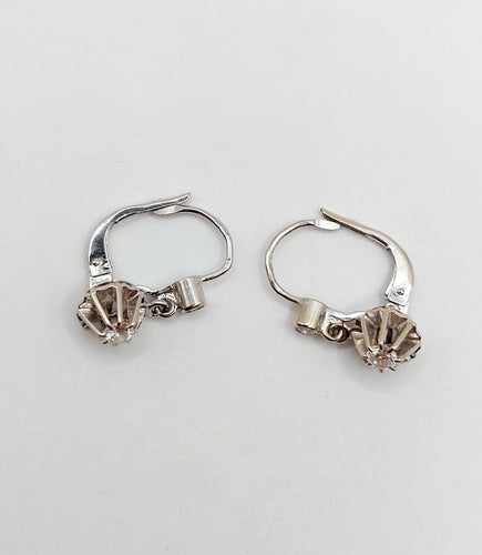 Boucles d'oreilles Dormeuses Art déco en or blanc 18k et diamants taille brillant 58 Facettes A07092