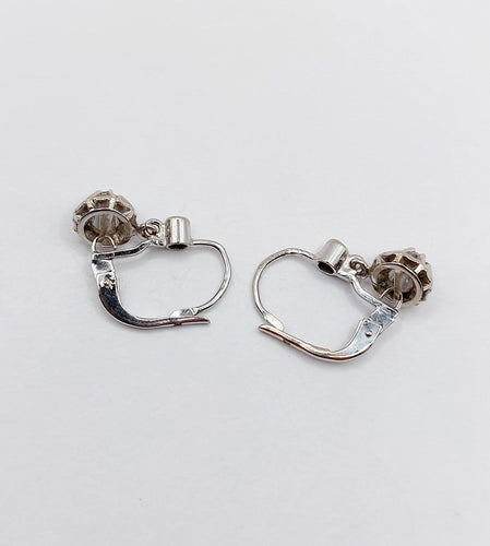 Boucles d'oreilles Dormeuses Art déco en or blanc 18k et diamants taille brillant 58 Facettes A07092