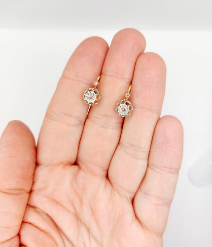 Boucles d'oreilles Dormeuses anciennes en or 18k et platine, diamants taille rose 58 Facettes A07093