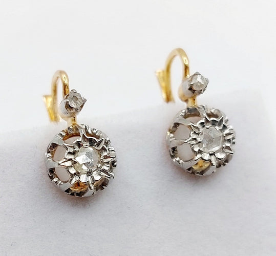 Boucles d'oreilles Dormeuses anciennes en or 18k et platine, diamants taille rose 58 Facettes A07093