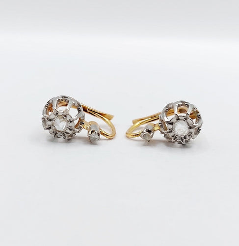 Boucles d'oreilles Dormeuses anciennes en or 18k et platine, diamants taille rose 58 Facettes A07093