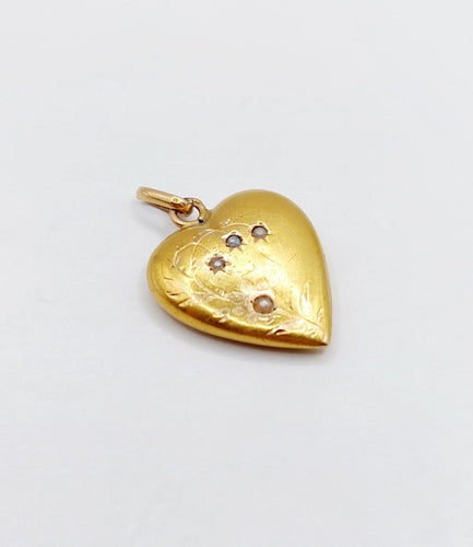 Pendentif Pendentif cœur Art nouveau en or 18k avec perles 58 Facettes A07095