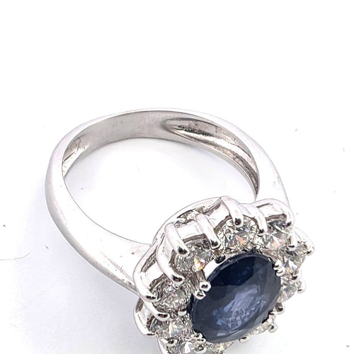 Bague 50 Bague en or blanc 18 ct avec saphir ovale et diamants 58 Facettes 319/26 D