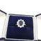 Bague 50 Bague en or blanc 18 ct avec saphir ovale et diamants 58 Facettes 319/26 D