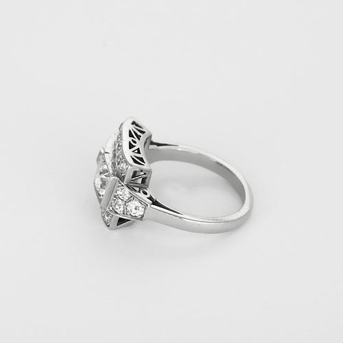 Bague 55 Elegante Bague Art déco en or gris et diamants taille ancienne 58 Facettes 260239