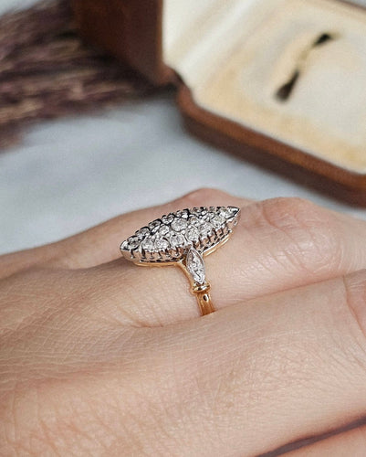 Bague 52 Bague marquise vintage en or jaune et blanc 18 carats et diamants 58 Facettes 678