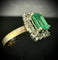 Bague 48 Bague vintage - Émeraude et diamants en or jaune 18 carats 58 Facettes Bague 004