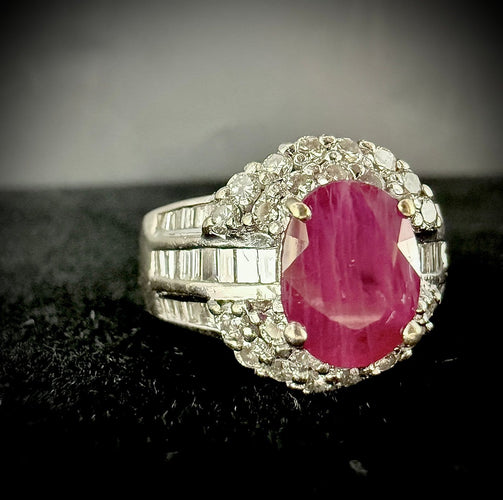 Bague 55.5 Bague - Rubis ovale env. 2 ct et diamants en or blanc 18 carats 58 Facettes Bague 008