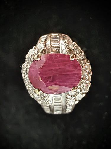 Bague 55.5 Bague - Rubis ovale env. 2 ct et diamants en or blanc 18 carats 58 Facettes Bague 008