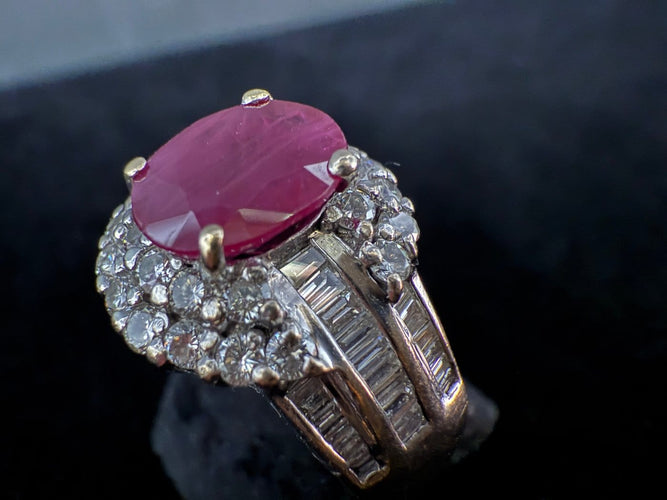 Bague 55.5 Bague - Rubis ovale env. 2 ct et diamants en or blanc 18 carats 58 Facettes Bague 008