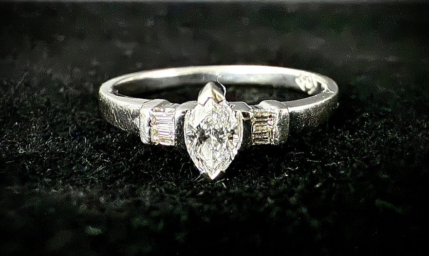 Bague 54 Bague marquise en or blanc 18 carats avec diamants 58 Facettes Bague 012