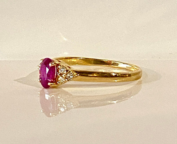 Bague 56 Bague en or jaune 18 carats rubis et diamants 58 Facettes AB716