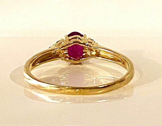 Bague 56 Bague en or jaune 18 carats rubis et diamants 58 Facettes AB716