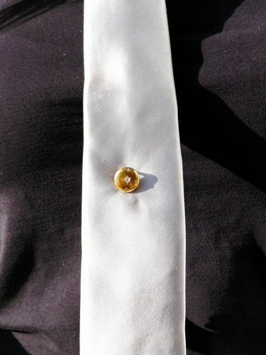 Épingle à cravate en or jaune 18 carats et diamant 58 Facettes id: 1756197