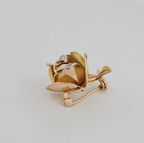 Broche Broche rose en or jaune 18 carats avec 7 diamants 58 Facettes 2153692