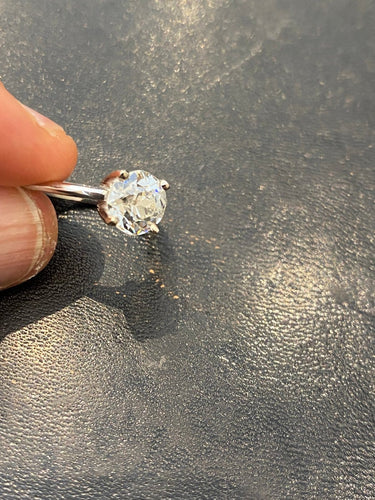 Bague 52 Bague solitaire en or gris et diamant 1,88 ct 58 Facettes LP214/236